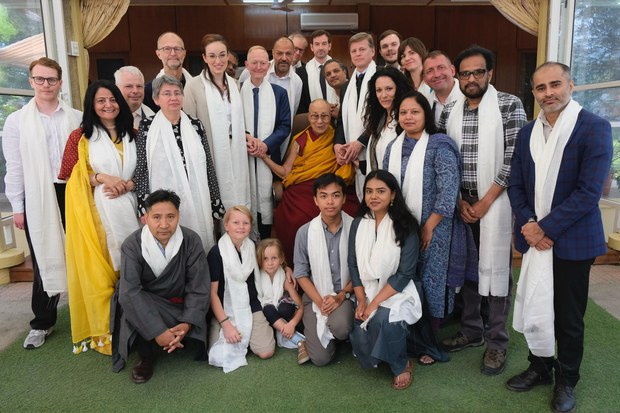 བོད་རྒྱ་ཆེའི་མི་མང་རྣམས་ཀྱི་སེམས་ཤུགས་ལ་ང་ཚོས་རྗེས་སུ་ཡི་རང་བྱས་ན་འགྲིག་གི་འདུག་ཅེས། ༸གོང་ས་༸སྐྱབས་མགོན་ཆེན་པོ་མཆོག་གིས་མཇལ་བཅར་བ་ཚོར་བཀའ་སྩལ་མཛད་འདུག བོད་རྒྱ་ཆེའི་མི་མང་རྣམས་ཀྱི་སེམས་ཤུགས་ལ་ང་ཚོས་རྗེས་སུ་ཡི་རང་བྱས་ན་འགྲིག་གི་འདུག་ཅེས། ༸གོང་ས་༸སྐྱབས་མགོན་ཆེན་པོ་མཆོག་གིས་མཇལ་བཅར་བ་ཚོར་བཀའ་སྩལ་མཛད་འདུག
