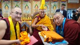 ༧གོང་ས་མཆོག་གིས་ཨུ་རུ་སུའི་དད་ལྡན་པ་རྣམས་ལ་དད་རྟེན་དུ་སྐུ་སྒེར་གྱི་ན་བཟའ་དང་སྟོན་པའི་སྐུ་བརྙན་བཅས་སྩལ་གནང་ཡོད་པ།