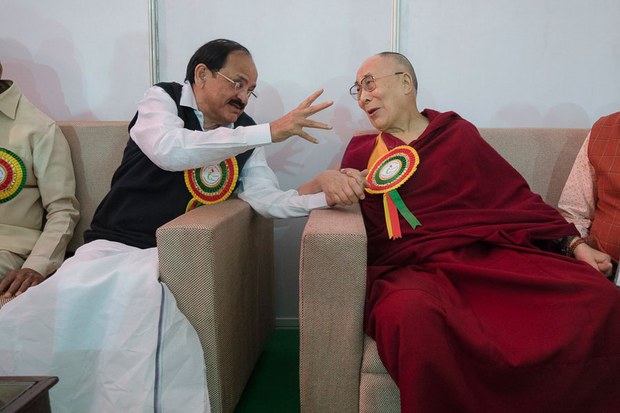 རྒྱ་གར་གྱི་སྲིད་འཛིན་གཞོན་པར་འོས་འདེམས་བྱུང་བར་འཚམས་འདྲི་གནང་བ།