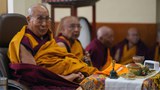 བཞུགས་སྒར་ཐེག་ཆེན་ཆོས་གླིང་གཙུག་ལག་ཁང་དུ་དགའ་ལྡན་ལྔ་མཆོད་ཆེན་མོའི་ཚོགས་མགོན་དུ་༧གོང་ས་༧སྐྱབས་མགོན་ཆེན་པོ་མཆོག་གིས་དབུ་བཞུགས་མཛད་པ།