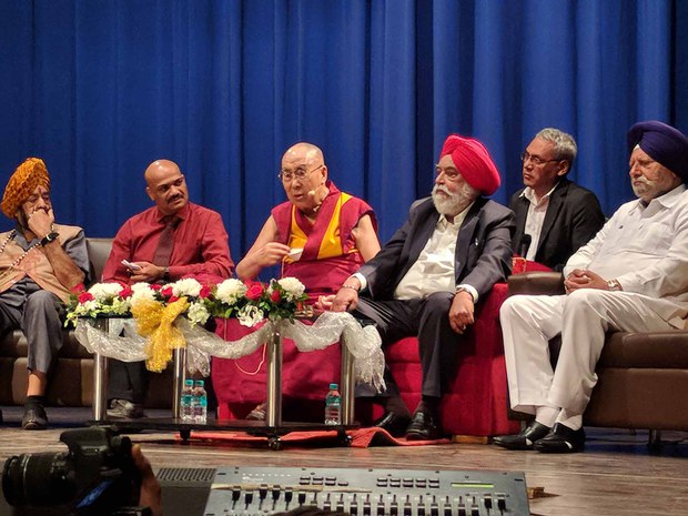 བོད་ཀྱི་གནད་དོན་དེ་འཛམ་གླིང་ནང་ཐག་གཅོད་མ་ཐུབ་པའི་རྩོད་རྙོག་རྙིང་ཤོས་གྲས་ཤིག་ཡིན། བོད་ཀྱི་གནད་དོན་དེ་འཛམ་གླིང་ནང་ཐག་གཅོད་མ་ཐུབ་པའི་རྩོད་རྙོག་རྙིང་ཤོས་གྲས་ཤིག་ཡིན།
