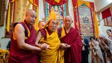 དཔལ་ལྡན་རྒྱུད་སྨད་གྲྭ་ཚང་ནས༸གོང་ས་༸སྐྱབས་མགོན་ཆེན་པོ་མཆོག་ལ་བརྟན་བཞུགས་བསྟར་འབུལ་དང་བཤད་སྒྲུབ་བསྟན་པའི་བདག་པོར་མངའ་གསོལ་གྱི་གཟེངས་རྟགས་ཕུལ་བ།