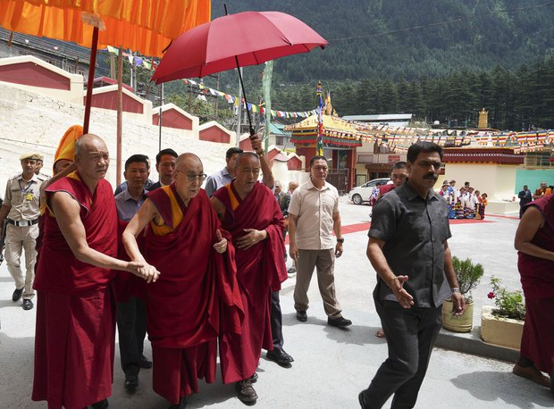 སྤྱི་ནོར་༧གོང་ས་༧སྐྱབས་མགོན་ཆེན་པོ་མཆོག་མཱ་ནཱ་ལིར་ཞབས་སོར་བདེ་བར་འཁོད་གནང་མཛད་འདུག སྤྱི་ནོར་༧གོང་ས་༧སྐྱབས་མགོན་ཆེན་པོ་མཆོག་མཱ་ནཱ་ལིར་ཞབས་སོར་བདེ་བར་འཁོད་གནང་མཛད་འདུག