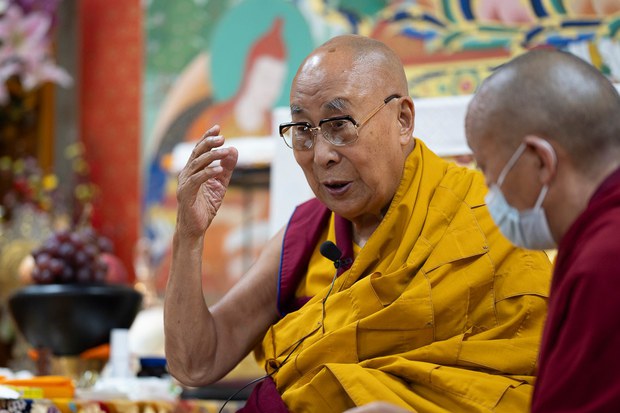 ༸གོང་ས་༸སྐྱབས་མགོན་ཆེན་པོ་མཆོག་གིས་ཐེ་ལྦན་དད་ལྡན་པ་ ༣༠ ལ་དགེ་ཚུལ་སྡོམ་པ་འབོག་ཆོག་སྩལ་གནང་ཡོད་པ།