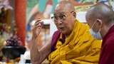 ༸གོང་ས་༸སྐྱབས་མགོན་ཆེན་པོ་མཆོག་གིས་ཐེ་ལྦན་དད་ལྡན་པ་ ༣༠ ལ་དགེ་ཚུལ་སྡོམ་པ་འབོག་ཆོག་སྩལ་གནང་ཡོད་པ།