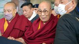 ༸གོང་ས་མཆོག་བཞུགས་སྒར་དུ་ཞབས་སོར་བདེ་བར་འཁོད་པ།