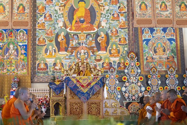 ༸གོང་ས་མཆོག་གིས་མགོན་པོ་ཀླུ་སྒྲུབ་ཀྱིས་མཛད་པའི་ཆོས་དབྱིངས་བསྟོད་པའི་བཀའ་ཆོས་བསྩལ་བ།