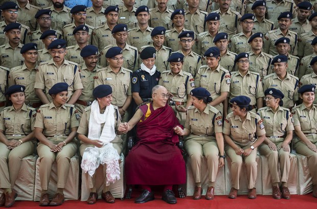 རྒྱ་གར་རྒྱལ་ཡོངས་ཉེན་རྟོག་པའི་སྦྱོང་བརྡར་སློབ་རིག་ཁང་དུ་བཀའ་སློབ། རྒྱ་གར་རྒྱལ་ཡོངས་ཉེན་རྟོག་པའི་སྦྱོང་བརྡར་སློབ་རིག་ཁང་དུ་བཀའ་སློབ།