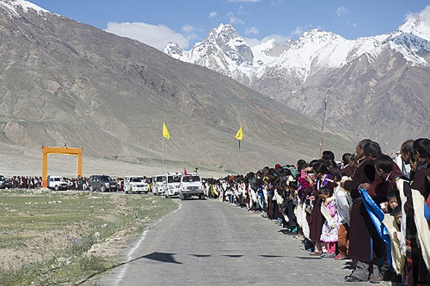 ༧གོང་ས་མཆོག་ཟངས་དཀར་ཁུལ་དུ་ཞབས་སོར་འཁོད་གནང་མཛད་ཡོད་པ། ༧གོང་ས་མཆོག་ཟངས་དཀར་ཁུལ་དུ་ཞབས་སོར་འཁོད་གནང་མཛད་ཡོད་པ།
