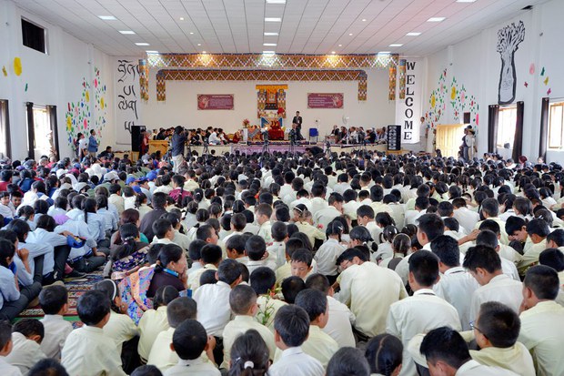 ༧གོང་ས་མཆོག་ལ་དྭགས་མི་དམངས་སློབ་གྲྭ་ལ་ཆིབས་བསྒྱུར་བསྐྱངས་བ། ༧གོང་ས་མཆོག་ལ་དྭགས་མི་དམངས་སློབ་གྲྭ་ལ་ཆིབས་བསྒྱུར་བསྐྱངས་བ།