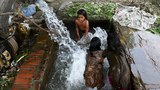 རྒྱ་གར་ནང་ཆུ་ལ་བརླན་ནས་ཚ བ་ཡོལ་ཐབས་བྱེད་བཞིན་པ། ༢༠༢༥།༥