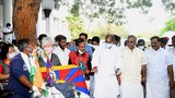 པུ་ཌུ་ཅེ་རི་མངའ་སྡེའི་གྲོས་ཚོགས་འཐུས་མིས་བོད་དོན་ཆེད་རྐང་འཁོར་སྐོར་བསྐྱོད་གནང་མཁན་སཱན་དེཤ་མིཤ་རཱམ་ལགས་སུ་དགའ་བསུ་ཞུས་ཡོད་པ།