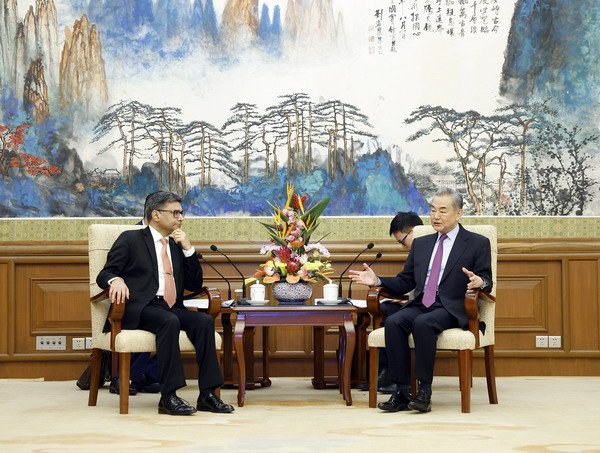 རྒྱ་ནག་ཕྱི་སྲིད་བློན་ཆེན་གྱིས་རྒྱལ་ཁབ་ཕན་ཚུན་དབར་དོགས་གཟོན་སྤངས་ཏེ་བསམ་ཤེས་དང་རྒྱབ་སྐྱོར་དགོས་ཚུལ་བརྗོད་འདུག རྒྱ་ནག་ཕྱི་སྲིད་བློན་ཆེན་གྱིས་རྒྱལ་ཁབ་ཕན་ཚུན་དབར་དོགས་གཟོན་སྤངས་ཏེ་བསམ་ཤེས་དང་རྒྱབ་སྐྱོར་དགོས་ཚུལ་བརྗོད་འདུག