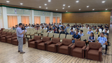 བཞུགས་སྒར་དུ་བོད་རིགས་གཞོན་སྐྱེས་༡༠༠སྐོར་ཞིག་ལྷན་འཛོམས་ཀྱིས་མ་འོངས་བོད་དོན་འཐབ་རྩོད་དང་འབྲེལ་བའི་རྒྱལ་སྤྱིའི་ཚོགས་འདུ་ཞིག་བསྐོང་ཚོགས་གནང་སོང་།
