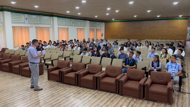 བཞུགས་སྒར་དུ་བོད་རིགས་གཞོན་སྐྱེས་༡༠༠སྐོར་ཞིག་ལྷན་འཛོམས་ཀྱིས་མ་འོངས་བོད་དོན་འཐབ་རྩོད་དང་འབྲེལ་བའི་རྒྱལ་སྤྱིའི་ཚོགས་འདུ་ཞིག་བསྐོང་ཚོགས་གནང་སོང་། བཞུགས་སྒར་དུ་བོད་རིགས་གཞོན་སྐྱེས་༡༠༠སྐོར་ཞིག་ལྷན་འཛོམས་ཀྱིས་མ་འོངས་བོད་དོན་འཐབ་རྩོད་དང་འབྲེལ་བའི་རྒྱལ་སྤྱིའི་ཚོགས་འདུ་ཞིག་བསྐོང་ཚོགས་གནང་སོང་།