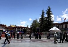 ལྷ་སའི་གཙུག་ལག་ཁང་གི་མདུན། ༢༠༢༠།༧