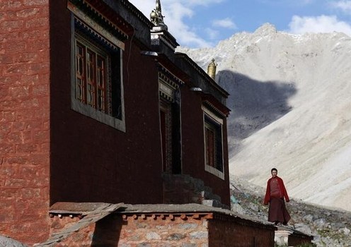 གངས་རིན་པོ་ཆེའི་ཉེ་འགྲམ་གྱི་དགོན་པ་ཞིག ༢༠༡༡།༠༩།༠༣