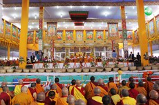༧གོང་ས་མཆོག་གིས་རྒྱ་གར་རྡོ་རྗེ་གདན་དུ་དུས་དབང་ཐེངས་སོ་བཞི་བ་གནང་བཞིན་པ། ༢༠༡༧།༡།༡༣