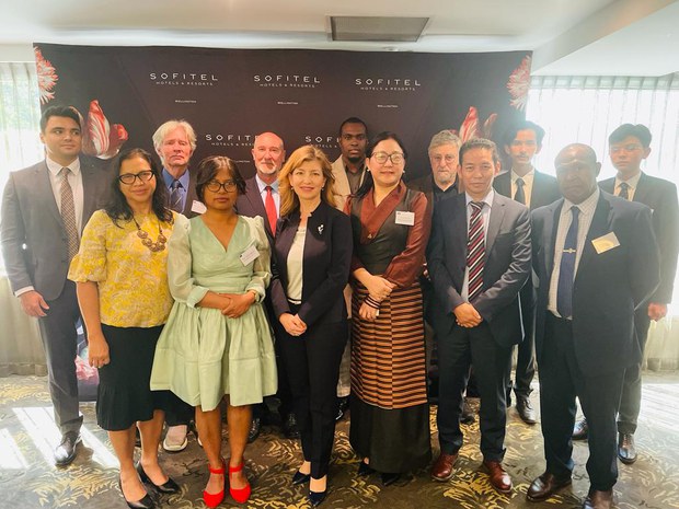 བཀའ་བློན་ནོར་འཛིན་སྒྲོལ་མ་ལགས་ཀྱིས་ནིའུ་ཛི་ལན་ཌའི་ནང་གཞུང་དོན་འཚམས་གཟིགས་གནང་བཞིན་འདུག བཀའ་བློན་ནོར་འཛིན་སྒྲོལ་མ་ལགས་ཀྱིས་ནིའུ་ཛི་ལན་ཌའི་ནང་གཞུང་དོན་འཚམས་གཟིགས་གནང་བཞིན་འདུག