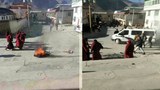 རྟའུ་ཉ་མཚོ་དགོན་པའི་སྐལ་བཟང་ཡེ་ཤེས་ལགས་ཀྱིས་རང་ལུས་མེར་བསྲེགས་གཏོང་སྐབས། ༢༠༡༤།༡༢།༢༣