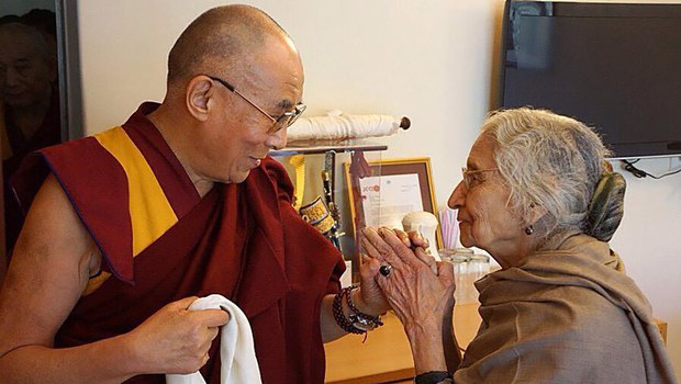 ལྕམ་ ཀ་པི་ལཱ་ དམ་པ་དེའི་དྲན་རྟེན་གྱི་མཛད་སྒོ་ཞིག་གནང་བར་གནད་ཡོད་མི་སྣ་ཁག་ཅིག་མཉམ་ཞུགས་གནང་འདུག