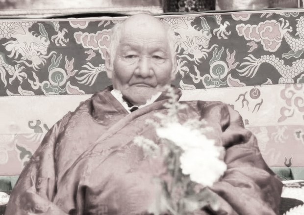 ཀརྨ་པ་ཨོ་རྒྱན་འཕྲིན་ལས་རྡོ་རྗེ་མཆོག་གི་ཡབ་ཀརྨ་དོན་གྲུབ་ལགས་དགུང་ལོ་༨༧ཐོག་དགོངས་པ་རྫོགས་འདུག ཀརྨ་པ་ཨོ་རྒྱན་འཕྲིན་ལས་རྡོ་རྗེ་མཆོག་གི་ཡབ་ཀརྨ་དོན་གྲུབ་ལགས་དགུང་ལོ་༨༧ཐོག་དགོངས་པ་རྫོགས་འདུག