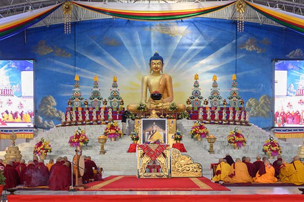 ༸ཀུན་གཟིགས་ཞྭ་དམར་རིན་པོ་ཆེའི་ཡང་སྲིད་རྩད་གཅོད་ཞུ་རྒྱུ་གལ་ཆེ།