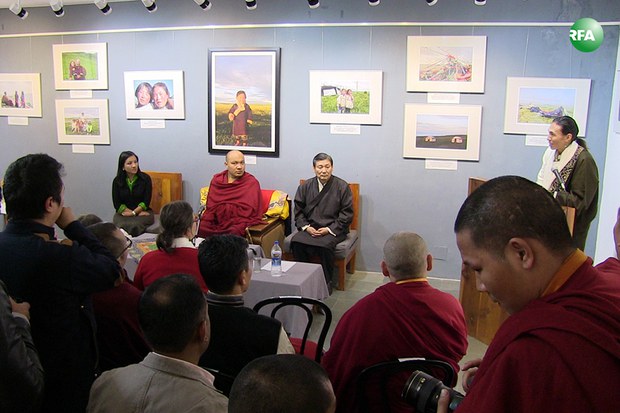 རྩྭ་ཐང་ཞེས་པའི་པར་རིས་འགྲེམས་སྟོན་དབུ་འབྱེད་གནང་སྐབས། ༢༠༡༦།༡༢།༡༤