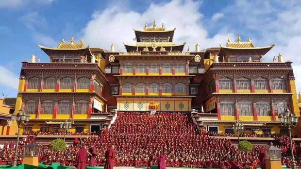 རྒྱ་ནག་གཞུང་གིས་རྔ་བ་ཀིརྟི་དགོན་པ་ནས་གཞུང་གཉེར་སློབ་གྲྭར་བཅུག་པའི་སློབ་ཕྲུག་ཚོ་ཕྱིར་འགྲོ་སྐྱོད་མི་ཆོག་པ་སོགས་བཙོན་པ་ལྟ་བུ་བྱས་ཏེ་སློབ་གྲྭའི་ནང་བཅུག་ཡོད་འདུག རྒྱ་ནག་གཞུང་གིས་རྔ་བ་ཀིརྟི་དགོན་པ་ནས་གཞུང་གཉེར་སློབ་གྲྭར་བཅུག་པའི་སློབ་ཕྲུག་ཚོ་ཕྱིར་འགྲོ་སྐྱོད་མི་ཆོག་པ་སོགས་བཙོན་པ་ལྟ་བུ་བྱས་ཏེ་སློབ་གྲྭའི་ནང་བཅུག་ཡོད་འདུག