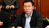 བོད་རང་སྐྱོང་ལྗོངས་འགྲིམ་འགྲུལ་སྐྱེལ་འདྲེན་ལས་ཁུངས་ཀྱི་དམར་ཤོག་ཚོགས་པའི་དྲུང་ཆེ་དང་། འགན་འཛིན་གཞོན་པ་གཅིག་ལྕོག་བློ་བཟང་ཚེ་རིང་།