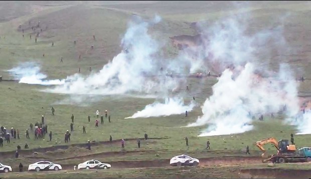 དཔའ་ལུང་རྫོང་ཁོངས་ཀྱི་གཞི་རྩ་སྡེ་བ་དང་མཐར་དགའ་སྡེ་བའི་ཆུ་རྩོད་དང་འབྲེལ་ཉེན་རྟོག་པར་གདོང་ཐུག་ཤོར་ཡུལ། ༢༠༡༧།༦།༡ དཔའ་ལུང་རྫོང་ཁོངས་ཀྱི་གཞི་རྩ་སྡེ་བ་དང་མཐར་དགའ་སྡེ་བའི་ཆུ་རྩོད་དང་འབྲེལ་ཉེན་རྟོག་པར་གདོང་ཐུག་ཤོར་ཡུལ། ༢༠༡༧།༦།༡
