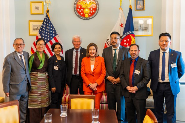 སྐུ་ཚབ་དོན་གཅོད་དང་རྒྱལ་སྤྱིའི་བོད་དོན་ལས་འགུལ་ཁང་གི་གནད་ཡོད་མི་སྣ་ཚོས་ཨ་རིའི་གྲོས་ཚོགས་འཐུས་མི་ཁག་ཅིག་དང་མཇལ་མོལ།