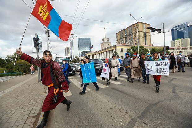 རྒྱ་ནག་གཞུང་གིས་བོད་དང་ལྷོ་སོག་ནང་སྐད་ཡིག་རྒྱ་བསྒྱུར་གྱི་སྲིད་ཇུས་སྤེལ་བཞིན་འདུག