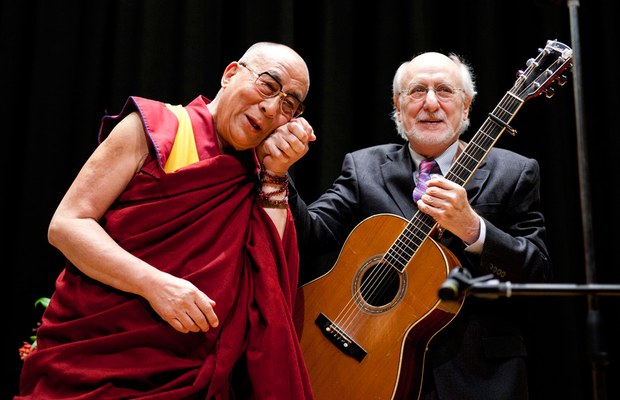 ༸གོང་ས་མཆོག་ནས་ཉི་ཧོང་དུ་མཛད་འཆར་དབུ་འཛུགས་མཛད་གནང་ཡོད་པ།