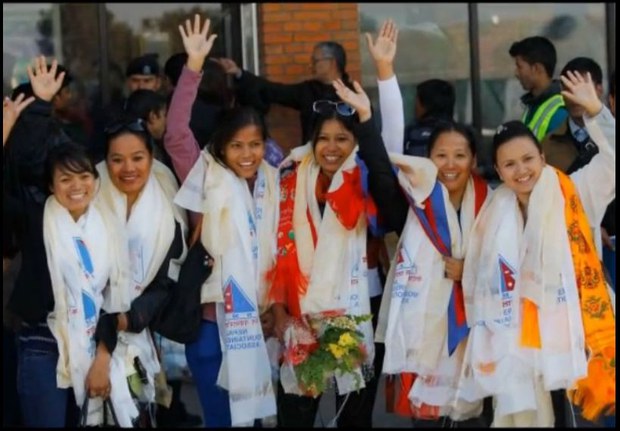བལ་ཡུལ་གྱི་བེུད་རི་འཛེགས་ཚོགས་པ་ཕྱིར་བལ་ཡུལ་ལ་འབྱོར་སྐབས། ༢༠༡༥།༡།༩