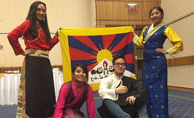 ཨི་ཐ་ཀ་སློབ་གྲྭ་ཆེན་མོའི་ནང་བོད་ནང་གི་གནས་སྟངས་གོ་རྟོགས་སྤེལ་བཞིན་པ། ཨི་ཐ་ཀ་སློབ་གྲྭ་ཆེན་མོའི་ནང་བོད་ནང་གི་གནས་སྟངས་གོ་རྟོགས་སྤེལ་བཞིན་པ།