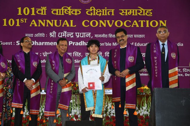 ངག་དབང་ལྷ་སྒྲོན་ལགས་སུ་ལྡི་ལིའི་གཙུག་ལག་སློབ་གཉེར་ཁང་ནས་ལུས་རྩལ་སློབ་སྦྱོང་གི་གསེར་གྱི་རྟགས་མ་ཐོབ་འདུག ངག་དབང་ལྷ་སྒྲོན་ལགས་སུ་ལྡི་ལིའི་གཙུག་ལག་སློབ་གཉེར་ཁང་ནས་ལུས་རྩལ་སློབ་སྦྱོང་གི་གསེར་གྱི་རྟགས་མ་ཐོབ་འདུག