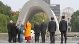 ༸གོང་ས་མཆོག་གིས་ ནི་ཧོན་ ཧི་རྡན་ཁྱོ་ཚོགས་པར་ནོ་སྦེལ་ཞི་བདེ་གཟེངས་རྟགས་ཐོབ་པར་འཚམས་འདྲི་མཛད་པ།