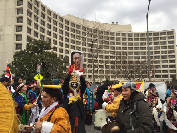 ཨ་རིའི་རྒྱལ་ཡོངས་སྨོན་ལམ་གསོལ་སྟོན་སྐབས་བོད་མི་ཚོས་དགའ་སྟོན། ༢༠༡༥།༢།༥