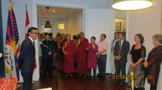 ཨ་རིའི་རྒྱལ་སར་འཁྲུངས་སྐར་གྱི་གསོལ་སྟོན་བཤམ་སྐབས། ༢༠༡༤།༧།༩