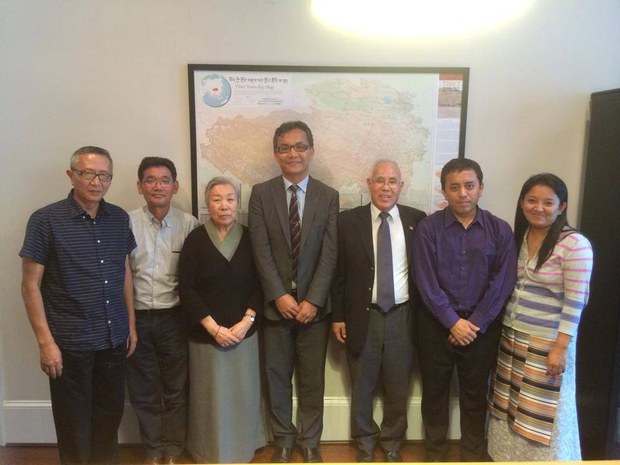 ལྷོ་ཨ་མི་རི་ཁའི་འབྲེལ་མཐུད་པ་ཚེ་དབང་ཕུན་ཚོགས་ལགས་དང་ཨ་རིའི་དོན་གཅོད་ཁང་གི་ལས་བྱེད་རྣམ་པ། 