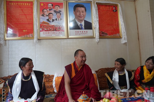 རྒྱ་ནག་གཞུང་གིས་པཎ་ཆེན་ཡང་སྲིད་དུ་བསྐོ་གཞག་བྱས་པ་རྒྱལ་མཚན་ནོར་བུས་ལྷོ་ཁར་ལྟ་སྐོར་བྱས་འདུག རྒྱ་ནག་གཞུང་གིས་པཎ་ཆེན་ཡང་སྲིད་དུ་བསྐོ་གཞག་བྱས་པ་རྒྱལ་མཚན་ནོར་བུས་ལྷོ་ཁར་ལྟ་སྐོར་བྱས་འདུག