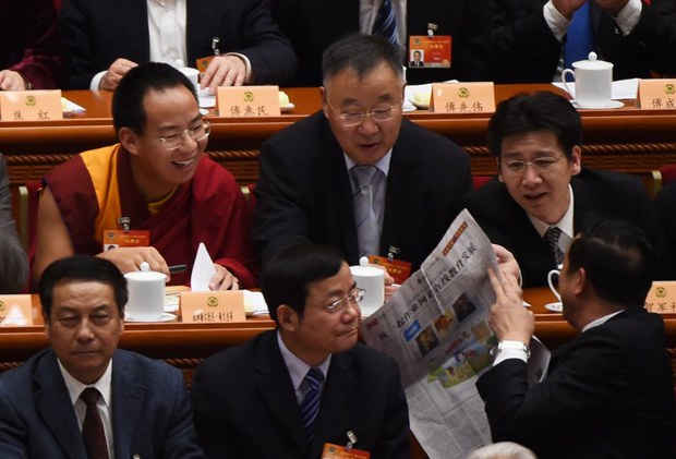 རྒྱ་ནག་གཞུང་གིས་ངོས་འཛིན་བྱས་པའི་པཎ་ཆེན་རྒྱན་མཚན་ནོར་བུ་རྒྱ་ནག་ཆབ་སྲིད་གྲོས་ཚོགས་མཇུག་སྒྲིལ་སྐབས། ༢༠༡༣།༣།༡༣ རྒྱ་ནག་གཞུང་གིས་ངོས་འཛིན་བྱས་པའི་པཎ་ཆེན་རྒྱན་མཚན་ནོར་བུ་རྒྱ་ནག་ཆབ་སྲིད་གྲོས་ཚོགས་མཇུག་སྒྲིལ་སྐབས། ༢༠༡༣།༣།༡༣