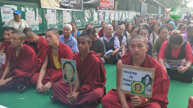 རྒྱ་གར་སྡེ་ར་བདུན་ལ་བོད་མི་ཚོས་པཎ་ཆེན་དགེ་འདུན་ཆོས་ཀྱི་ཉི་མ་མཆོག་གློད་གྲོལ་ཅེད་ལས་འགུལ། ༢༠༡༨།༥།༡༧ རྒྱ་གར་སྡེ་ར་བདུན་ལ་བོད་མི་ཚོས་པཎ་ཆེན་དགེ་འདུན་ཆོས་ཀྱི་ཉི་མ་མཆོག་གློད་གྲོལ་ཅེད་ལས་འགུལ། ༢༠༡༨།༥།༡༧