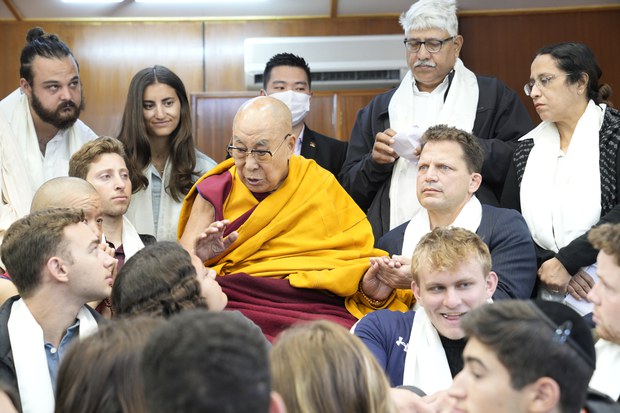 ༸གོང་ས་མཆོག་གིས། དཀོན་མཆོག་ལ་གསོལ་བ་འདེབས་པ་ཙམ་གྱིས་བདེ་སྐྱིད་ཡོང་གི་མེད་པར་གཙོ་བོ་ནང་སེམས་སུ་ཞི་བདེ་དགོས་གལ་ཆེ་ཞེས་རྒྱལ་སྤྱིའི་སློབ་ཕྲུག་ཁག་ཅིག་ལ་བཀའ་སྩལ་འདུག ༸གོང་ས་མཆོག་གིས། དཀོན་མཆོག་ལ་གསོལ་བ་འདེབས་པ་ཙམ་གྱིས་བདེ་སྐྱིད་ཡོང་གི་མེད་པར་གཙོ་བོ་ནང་སེམས་སུ་ཞི་བདེ་དགོས་གལ་ཆེ་ཞེས་རྒྱལ་སྤྱིའི་སློབ་ཕྲུག་ཁག་ཅིག་ལ་བཀའ་སྩལ་འདུག