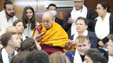༸གོང་ས་མཆོག་གིས། དཀོན་མཆོག་ལ་གསོལ་བ་འདེབས་པ་ཙམ་གྱིས་བདེ་སྐྱིད་ཡོང་གི་མེད་པར་གཙོ་བོ་ནང་སེམས་སུ་ཞི་བདེ་དགོས་གལ་ཆེ་ཞེས་རྒྱལ་སྤྱིའི་སློབ་ཕྲུག་ཁག་ཅིག་ལ་བཀའ་སྩལ་འདུག