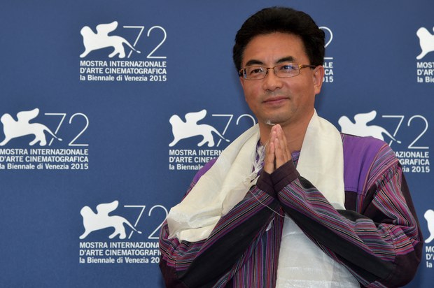 བོད་ཀྱི་གློག་བརྙན་འཁྲབ་ཁྲིད་པ་གྲགས་ཅན་པདྨ་ཚེ་བརྟན་ལགས་ལྷ་སར་འདས་གྲོངས་སུ་ཕྱིན་ཡོད་འདུག
