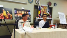སྤྱི་འཐུས་ཚོགས་གཙོ་སྤེན་པ་ཚེ་རིང་མཆོག་གིས་ཨ་རིའི་རྒྱལ་སའི་མངའ་ཁུལ་གྱི་བོད་མི་ཚོར་གཏམ་བཤད་གནང་བཞིན་པ། ༢༠༡༥།༧།༢༣