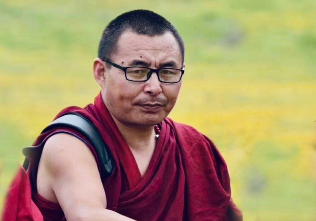 རྩོམ་པ་པོ་རོང་བོ་དགེ་འདུན་ལྷུན་གྲུབ་ལགས་བཙོན་འཇུག་དུས་ཡུན་ཚང་ནས་གློད་གྲོལ་བཏང་ཡོད་འདུག རྩོམ་པ་པོ་རོང་བོ་དགེ་འདུན་ལྷུན་གྲུབ་ལགས་བཙོན་འཇུག་དུས་ཡུན་ཚང་ནས་གློད་གྲོལ་བཏང་ཡོད་འདུག