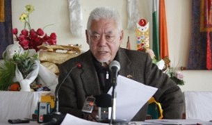 ཉིན་བརྒྱ་དུས་གཅིག་ཏུ་མཆོད་འབུལ་སྨོན་ལམ། ཉིན་བརྒྱ་དུས་གཅིག་ཏུ་མཆོད་འབུལ་སྨོན་ལམ།